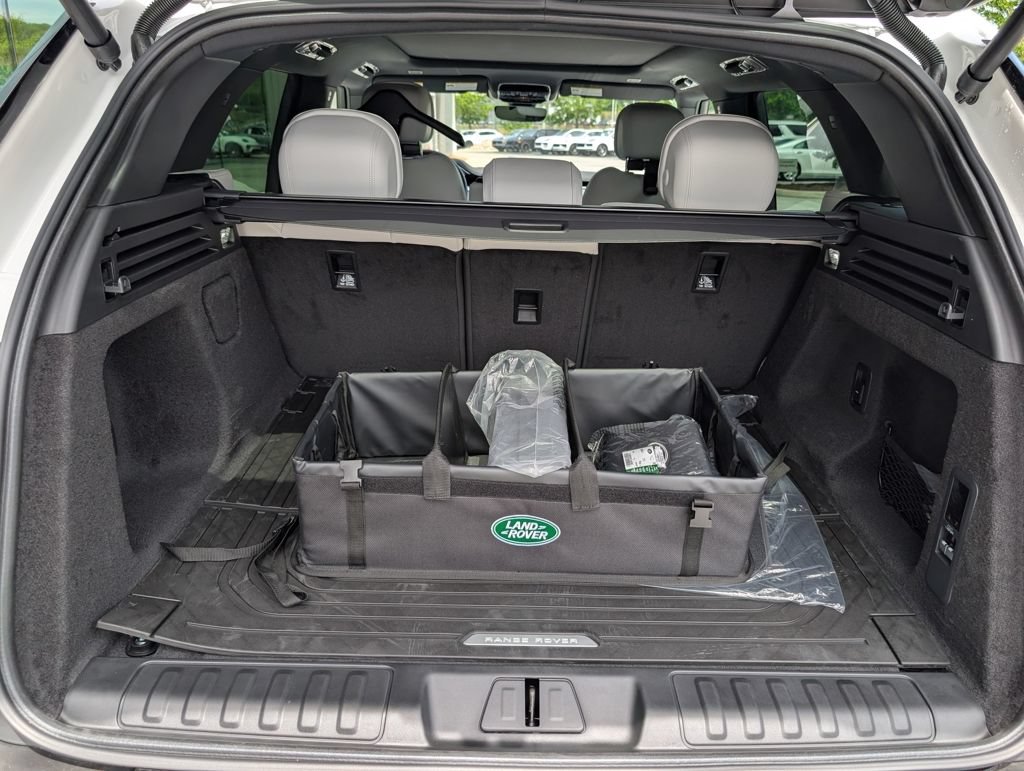 New 2026 Land Rover Range Rover Sport SE AWD/4WD image 23