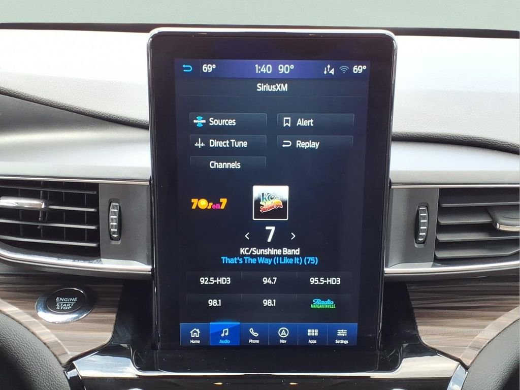 Used 2022 Ford Explorer Limited w/ Limited Technology Package image 23