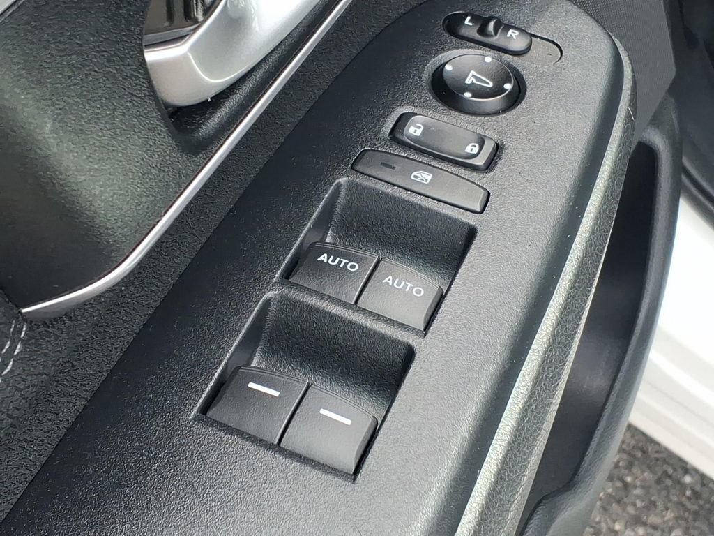 Used 2019 Honda CR-V EX image 12