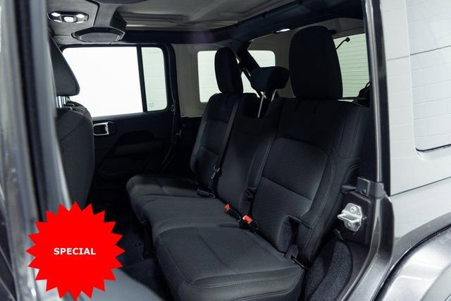 Used 2019 Jeep Wrangler Unlimited Sahara image 22