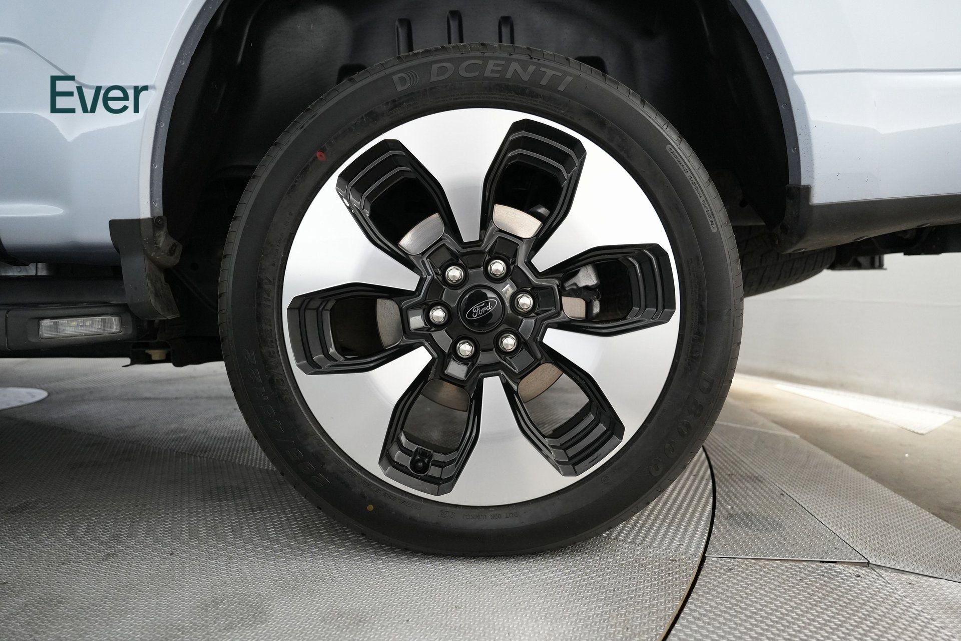 Used 2022 Ford F150 Lightning Platinum image 10