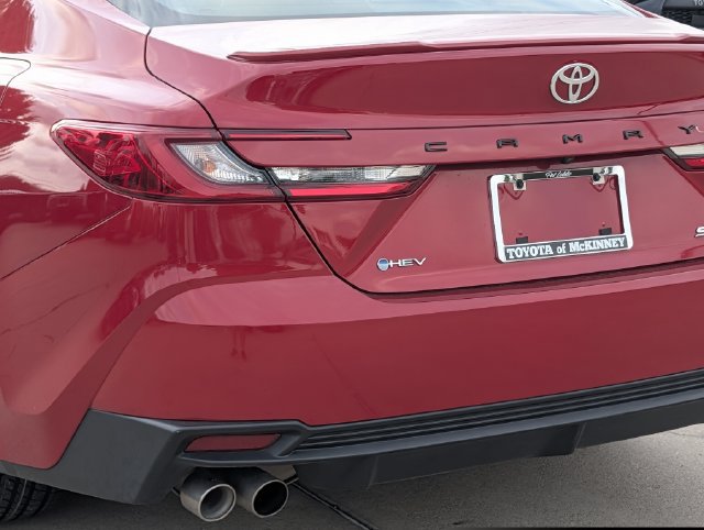 Used 2025 Toyota Camry SE FWD image 7