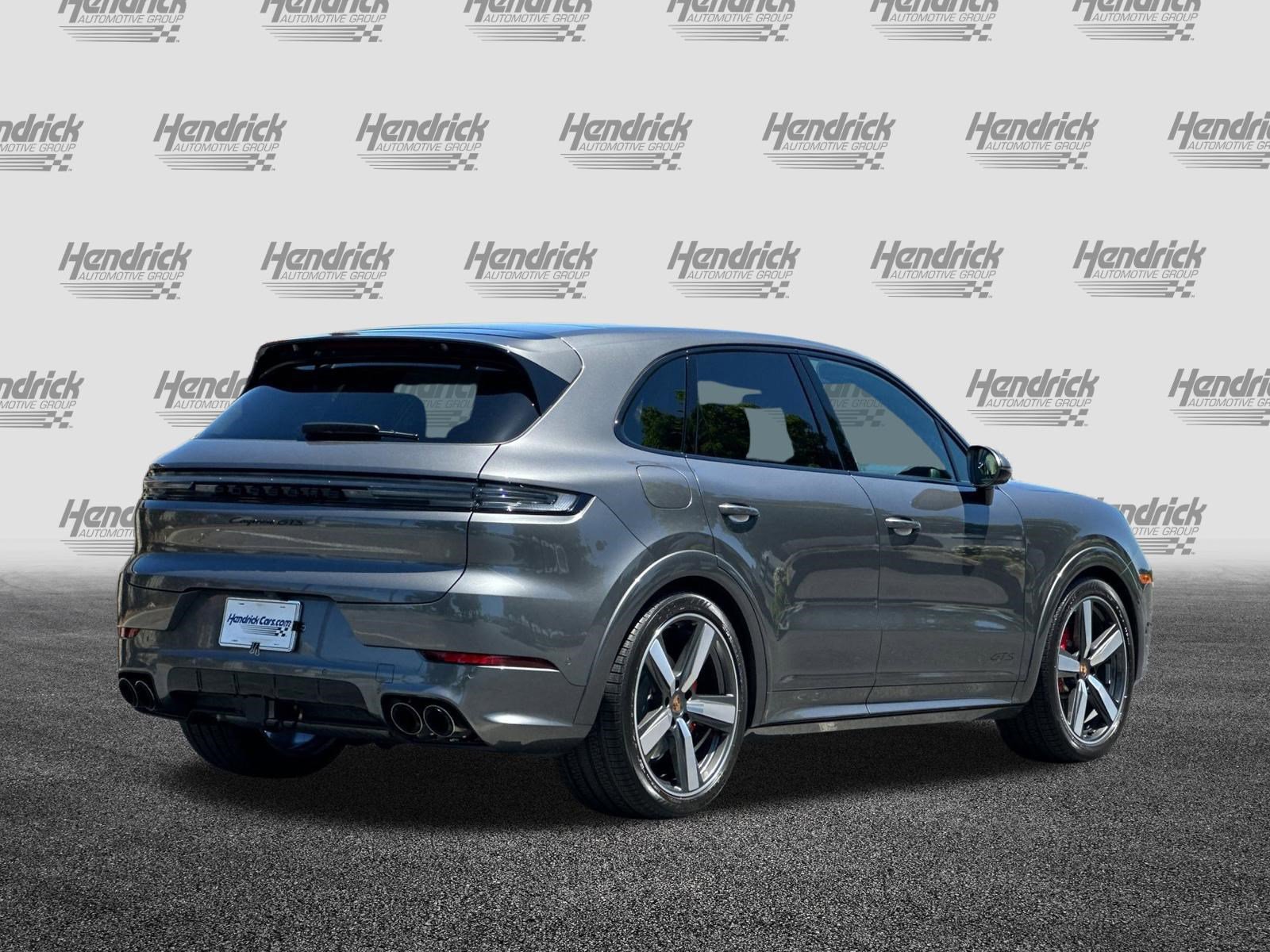 Used 2025 Porsche Cayenne GTS AWD/4WD image 5