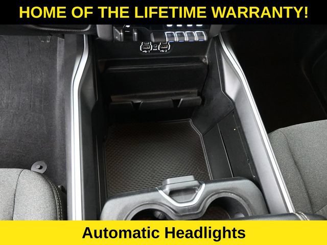 Used 2022 RAM 2500 Big Horn w/ Night Edition AWD/4WD image 34