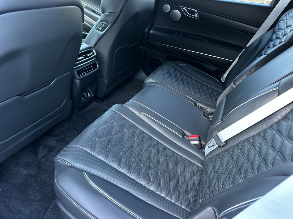 Used 2025 Genesis GV80 3.5T image 13
