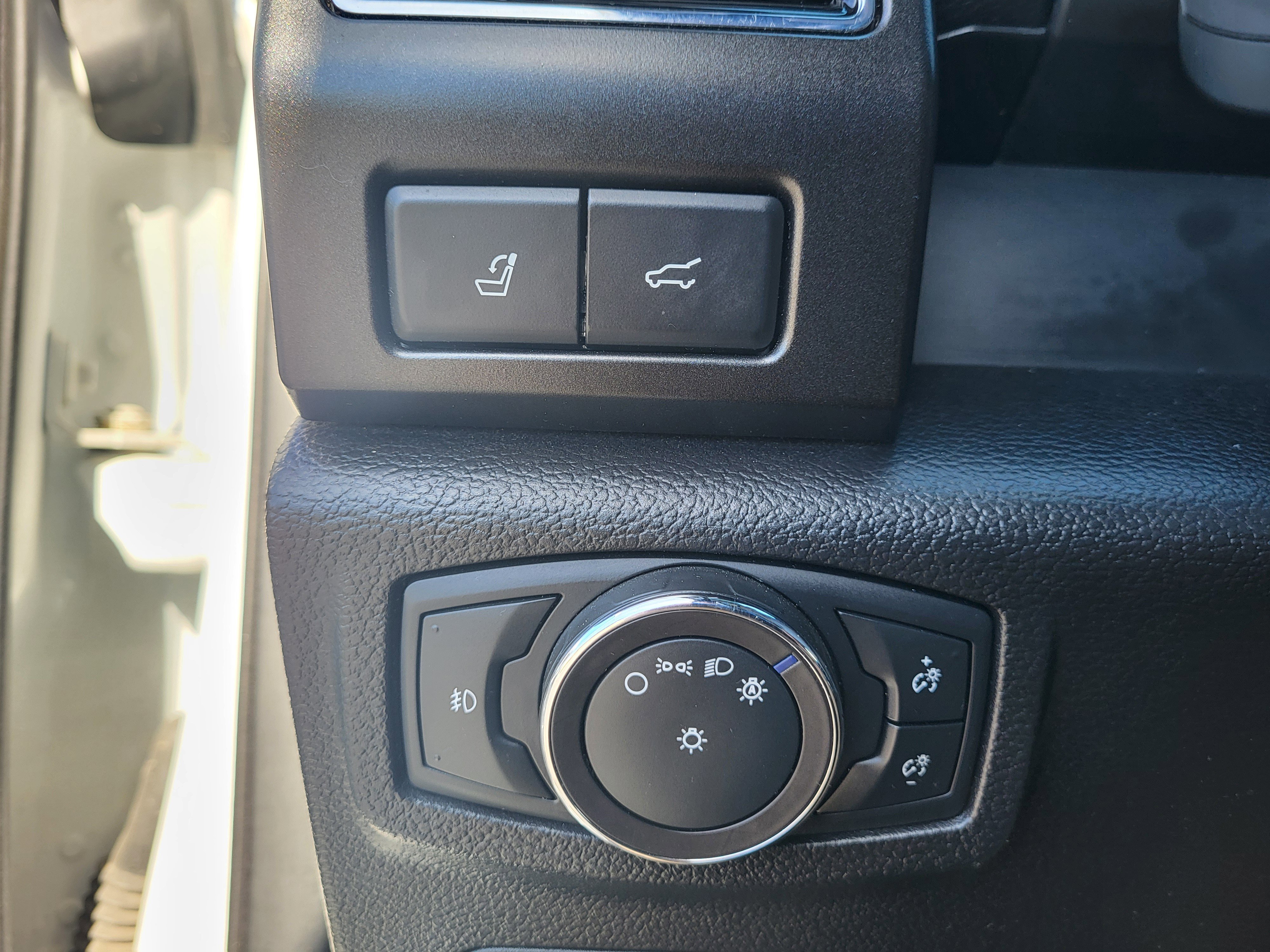 Used 2021 Ford Expedition Limited image 32