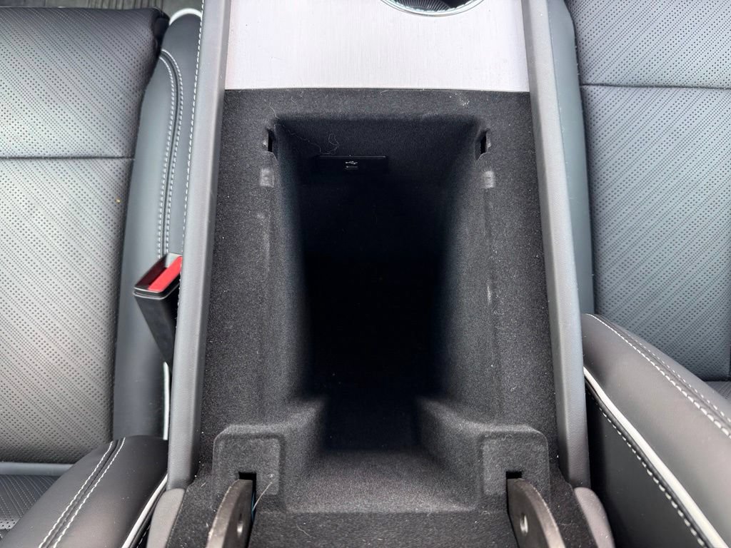 Certified 2026 Cadillac Vistiq Sport w/ LPO, Floor Liner Package AWD/4WD image 27