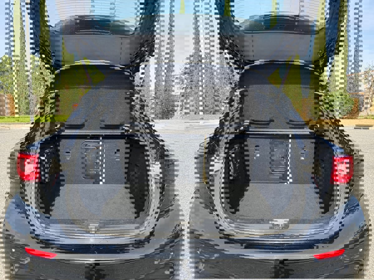 Used 2018 INFINITI QX30 w/ Cargo Package image 20