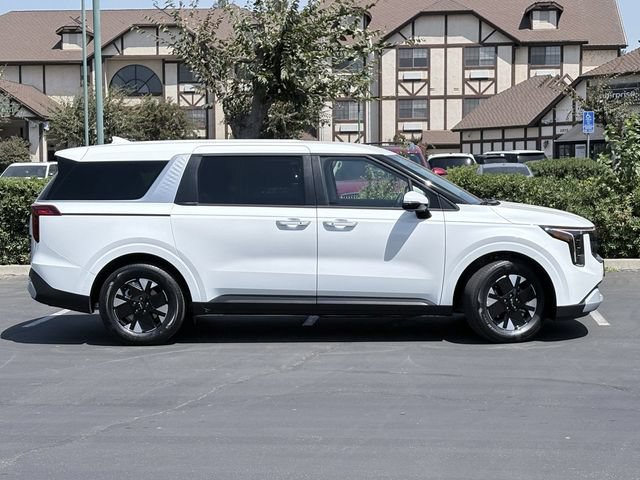 New 2026 Kia Carnival LXS FWD image 3