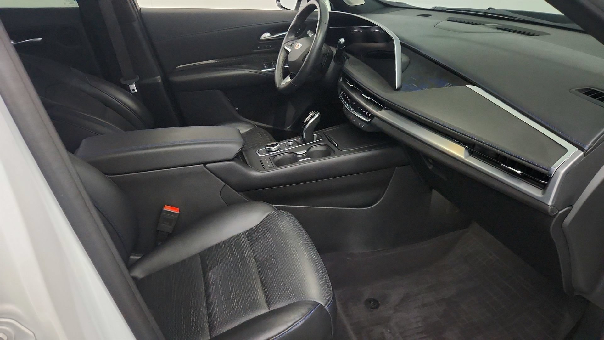 Certified 2024 Cadillac XT4 Sport AWD/4WD image 27