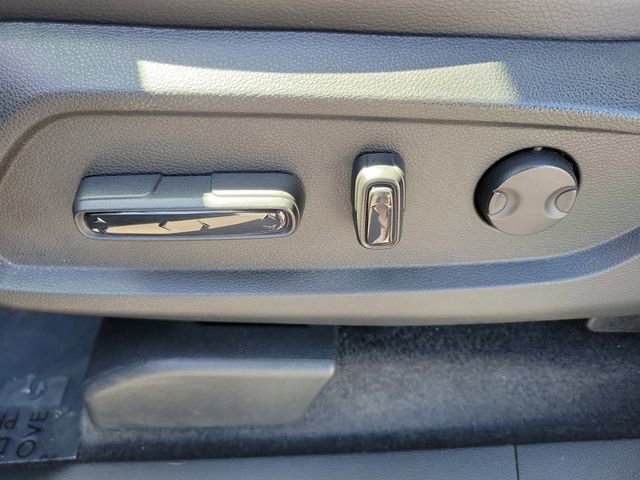 Certified 2025 Honda Pilot Black Edition image 19