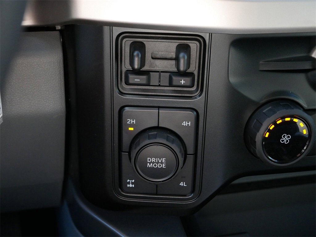 Used 2025 Ford F250 XLT w/ FX4 Off-Road Package image 28