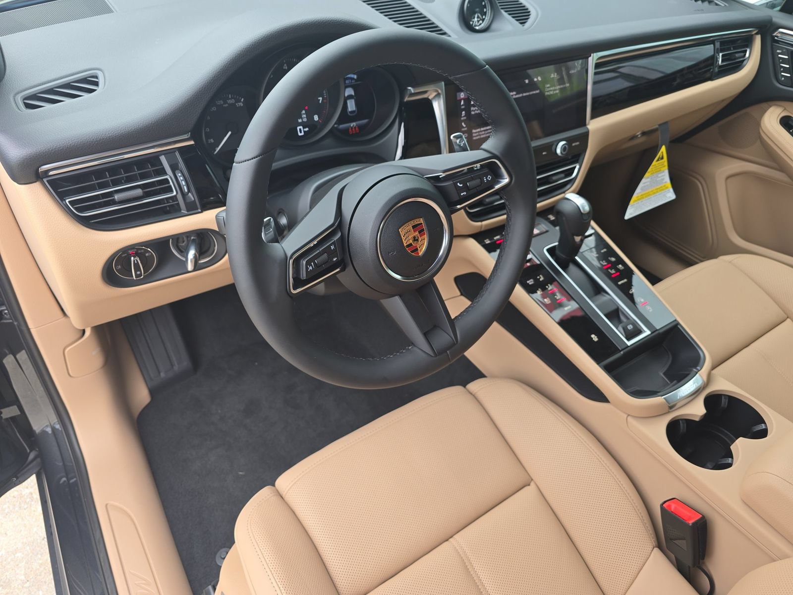 New 2026 Porsche Macan AWD/4WD image 4