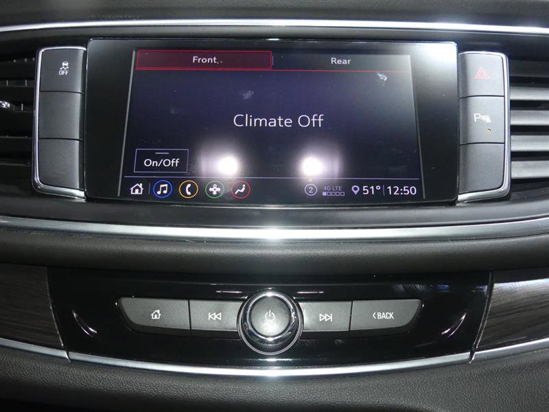 Used 2020 Buick Enclave Essence image 37