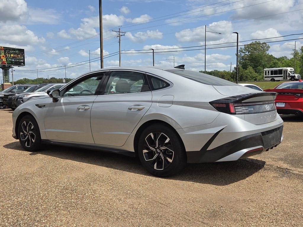 Used 2025 Hyundai Sonata SEL FWD image 6