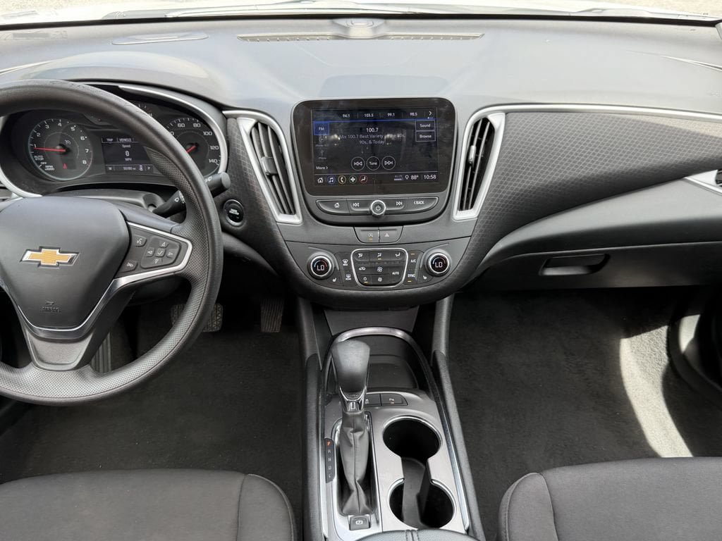 Used 2024 Chevrolet Malibu LT FWD image 15
