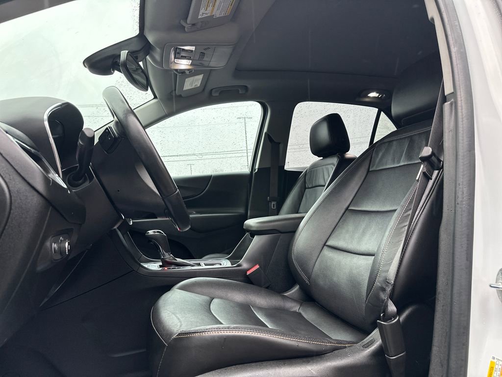 Used 2020 Chevrolet Equinox LT w/ Sport Edition image 3