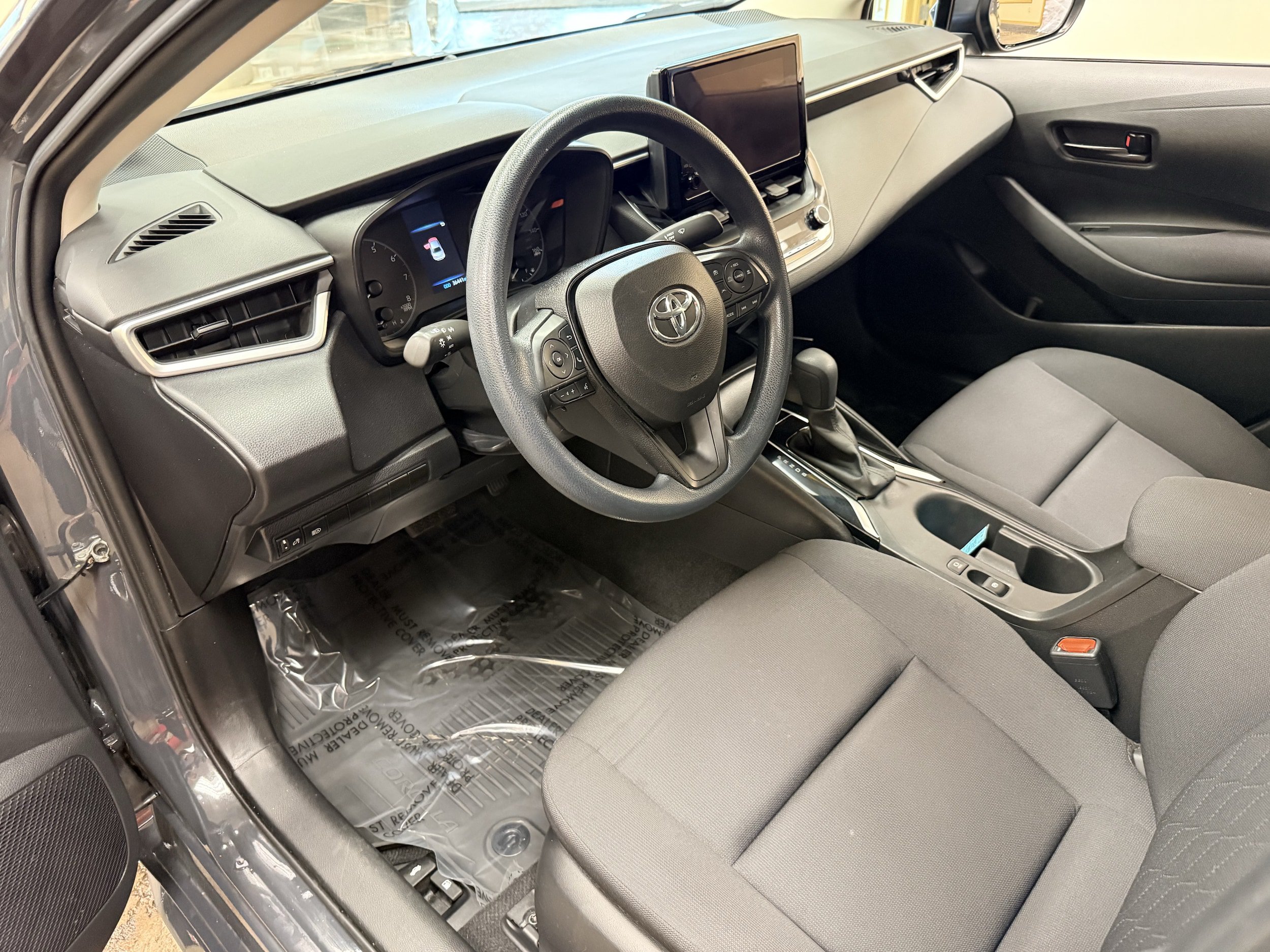 Used 2024 Toyota Corolla LE FWD image 6