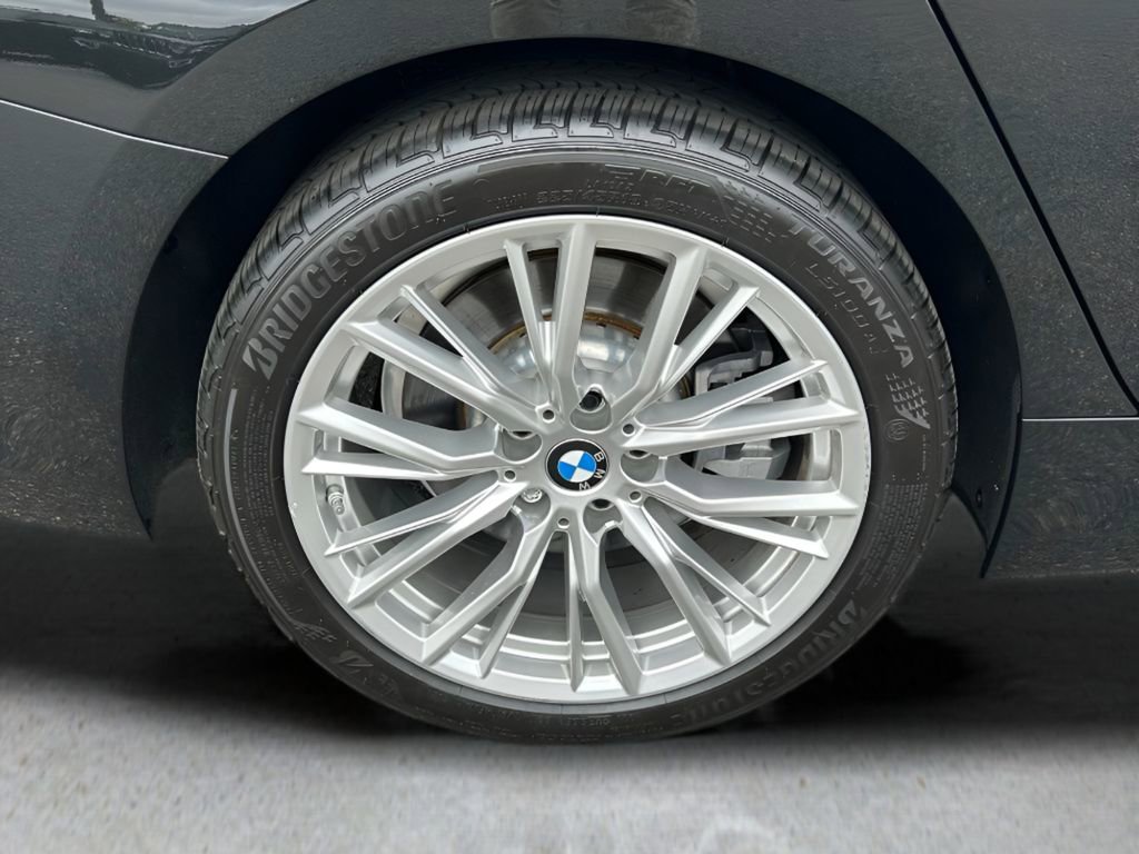 Used 2024 BMW 330i xDrive Sedan w/ Convenience Package image 5