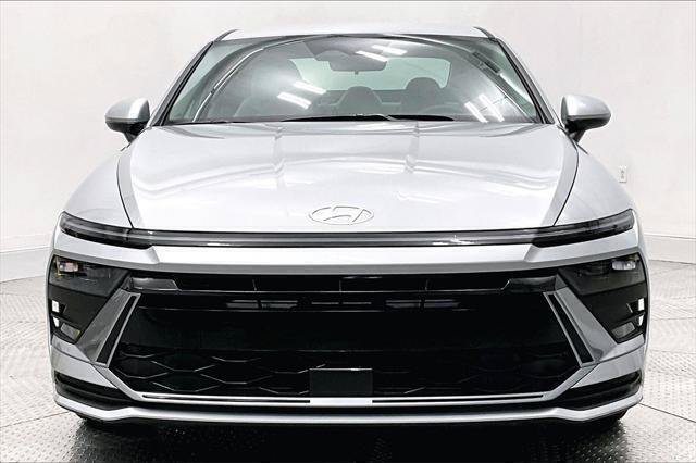 New 2025 Hyundai Sonata SE FWD image 3