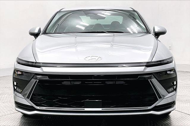 New 2025 Hyundai Sonata SE image 3