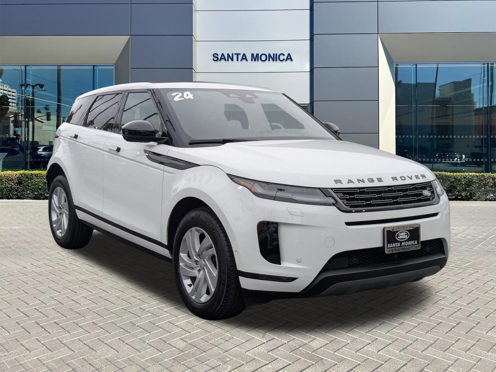Used 2024 Land Rover Range Rover Evoque S image 3