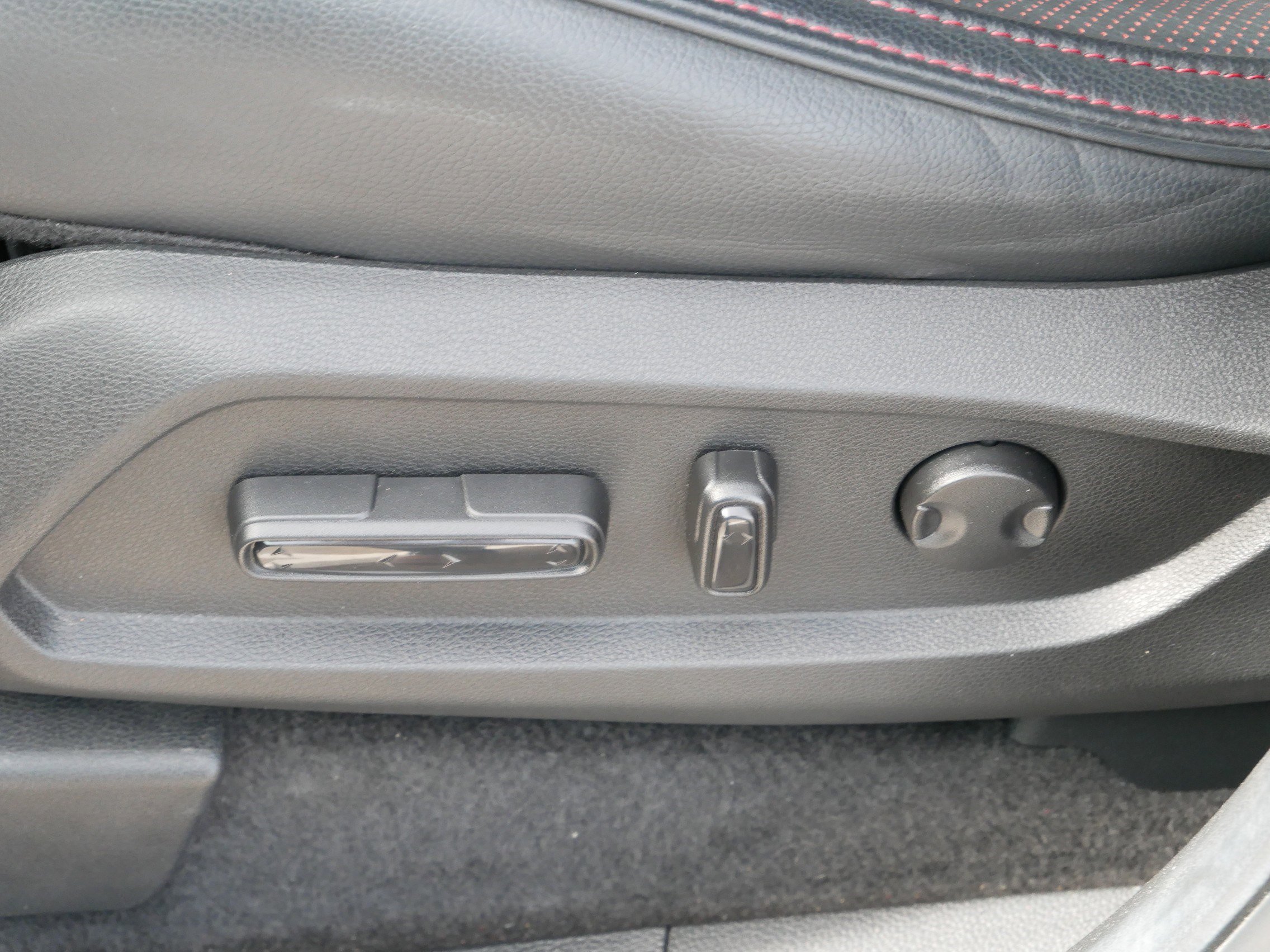 Certified 2025 Honda Pilot Black Edition image 20