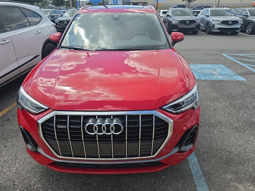 Used 2025 Audi Q3 2.0T Premium AWD/4WD image 2