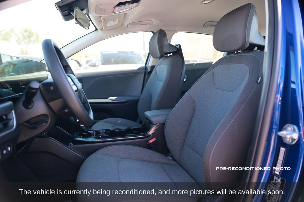 Used 2025 Kia K4 LXS image 17