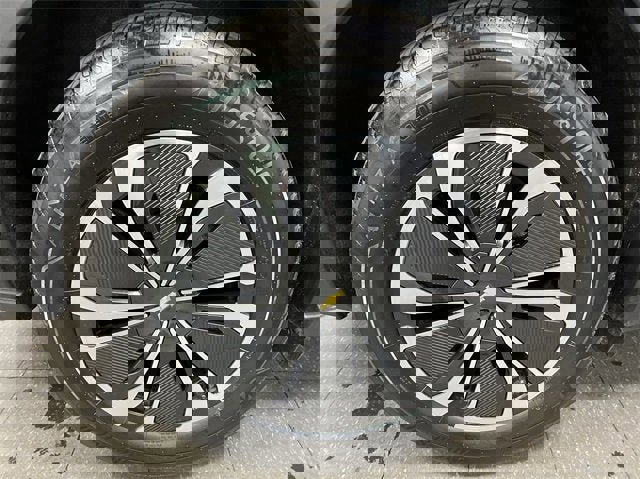 Certified 2024 Chevrolet Blazer EV LT image 32