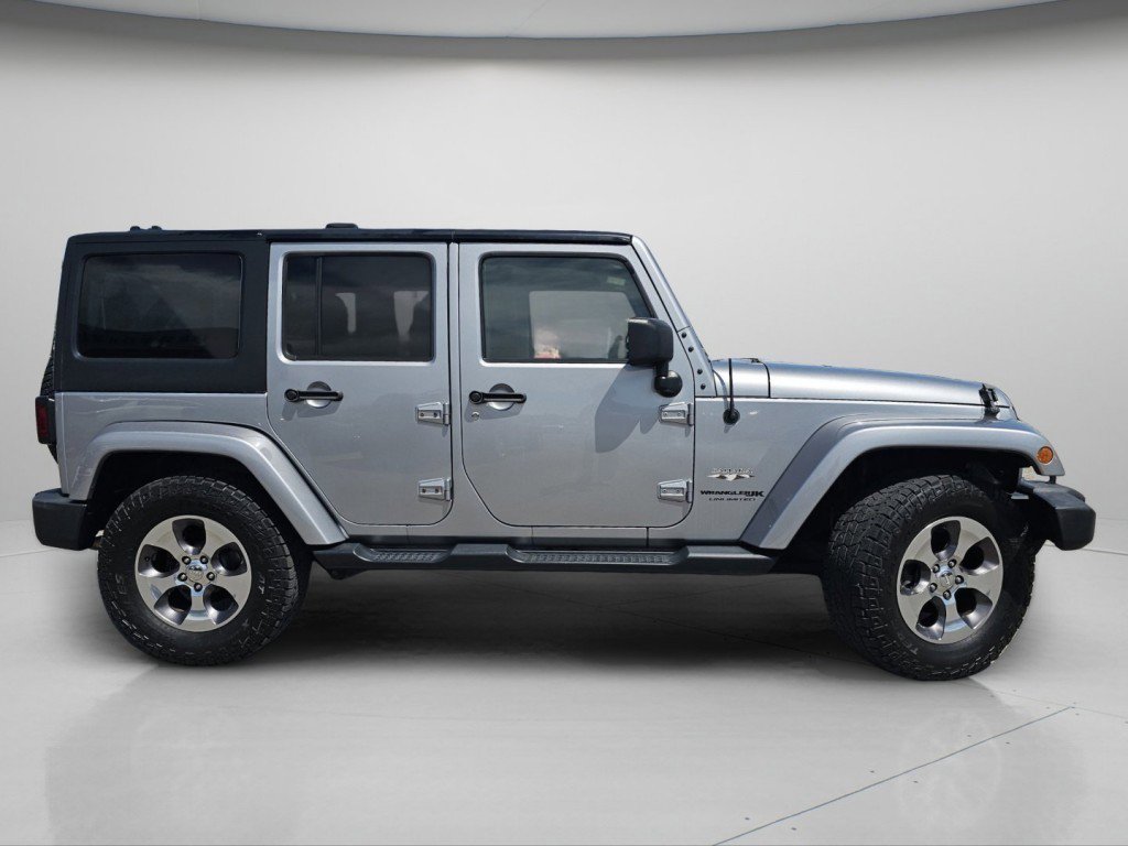 Used 2018 Jeep Wrangler Unlimited Sahara AWD/4WD image 22