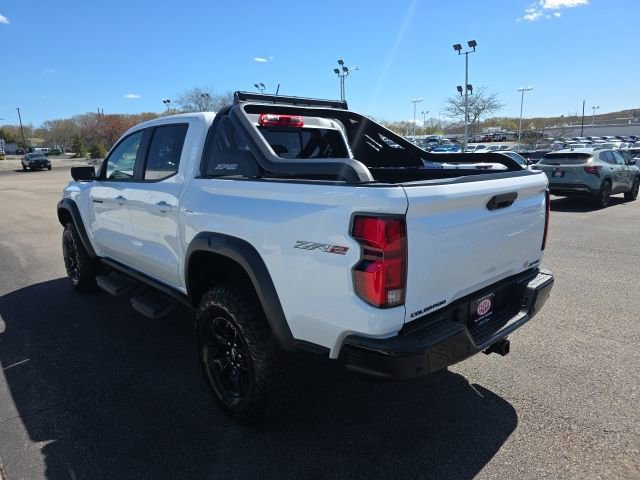 New 2026 Chevrolet Colorado ZR2 w/ Midnight Edition AWD/4WD image 4