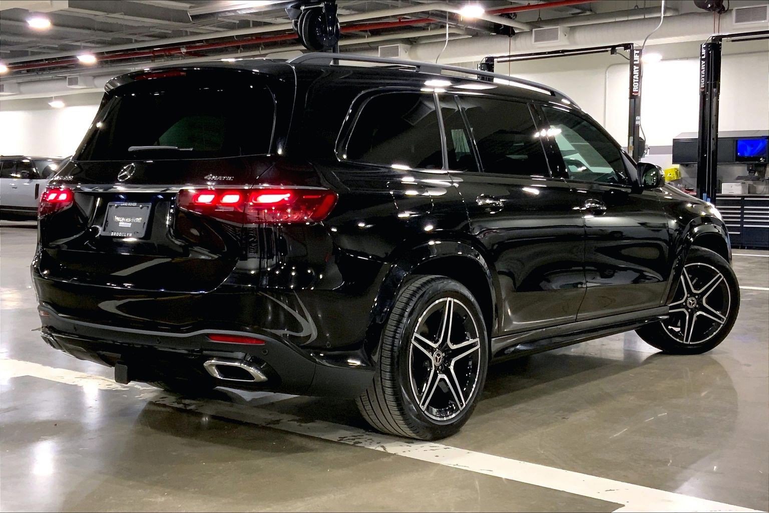 Used 2024 Mercedes-Benz GLS 450 4MATIC image 12