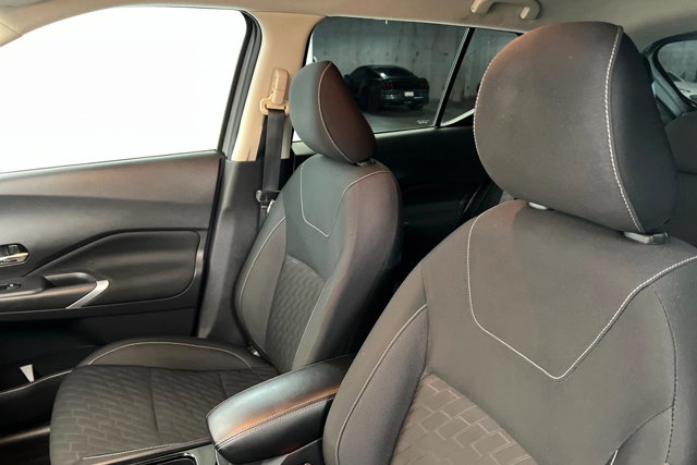 Used 2021 Nissan Kicks SV image 16