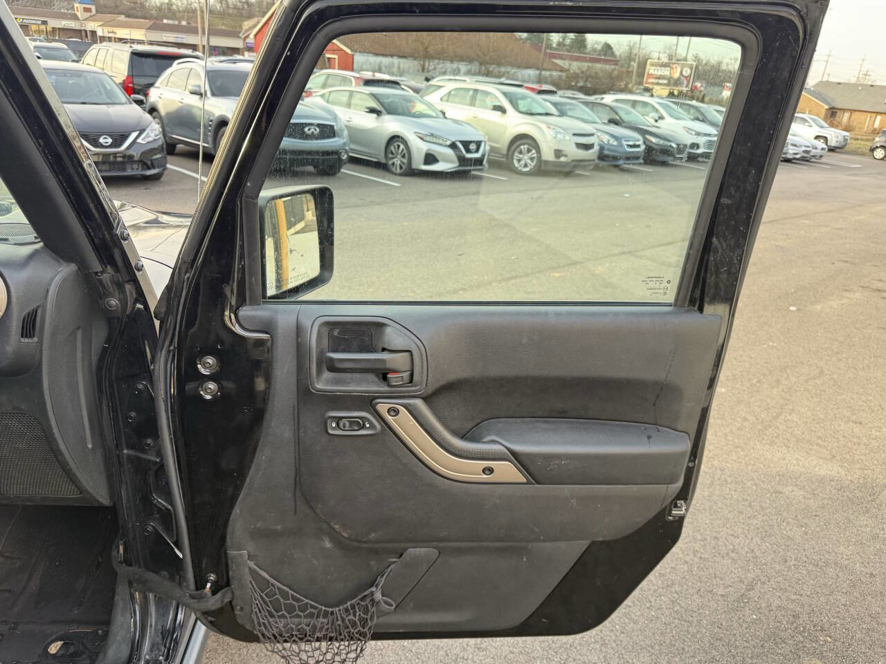 Used 2016 Jeep Wrangler Unlimited Sahara image 23