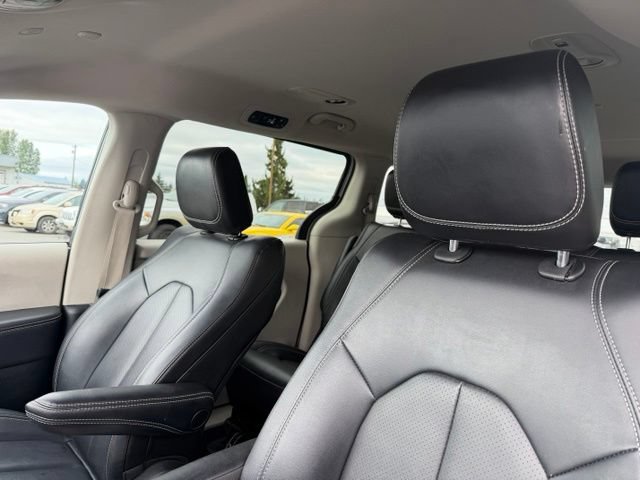Used 2024 Chrysler Pacifica Limited FWD image 24
