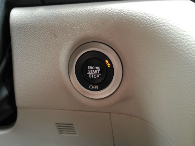 Used 2023 Chrysler Pacifica Touring-L FWD image 48