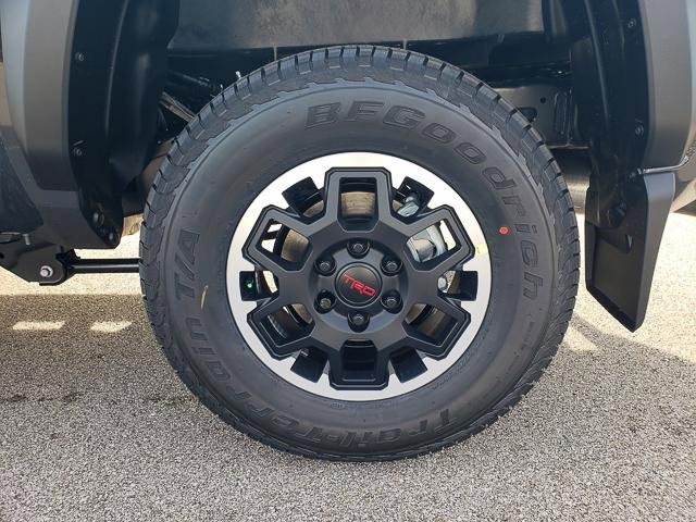 New 2025 Toyota Tacoma TRD Off-Road image 20