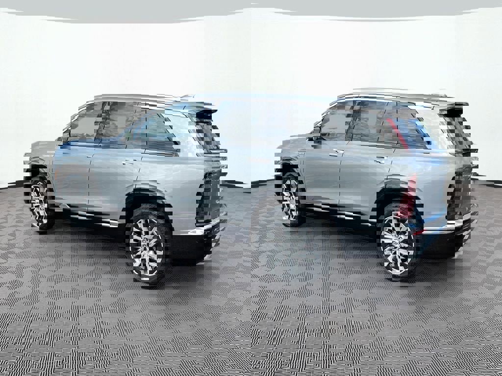 New 2026 Cadillac Vistiq Luxury image 7