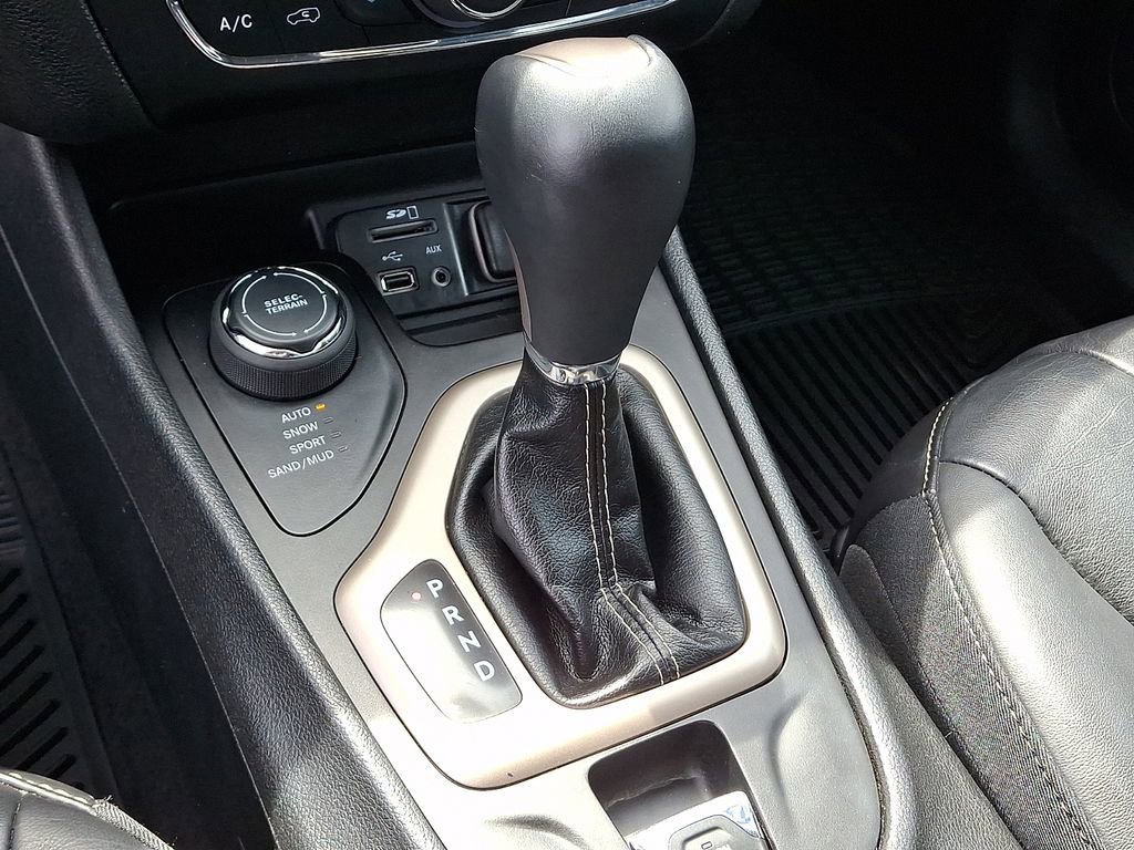 Used 2018 Jeep Cherokee Limited AWD/4WD image 15