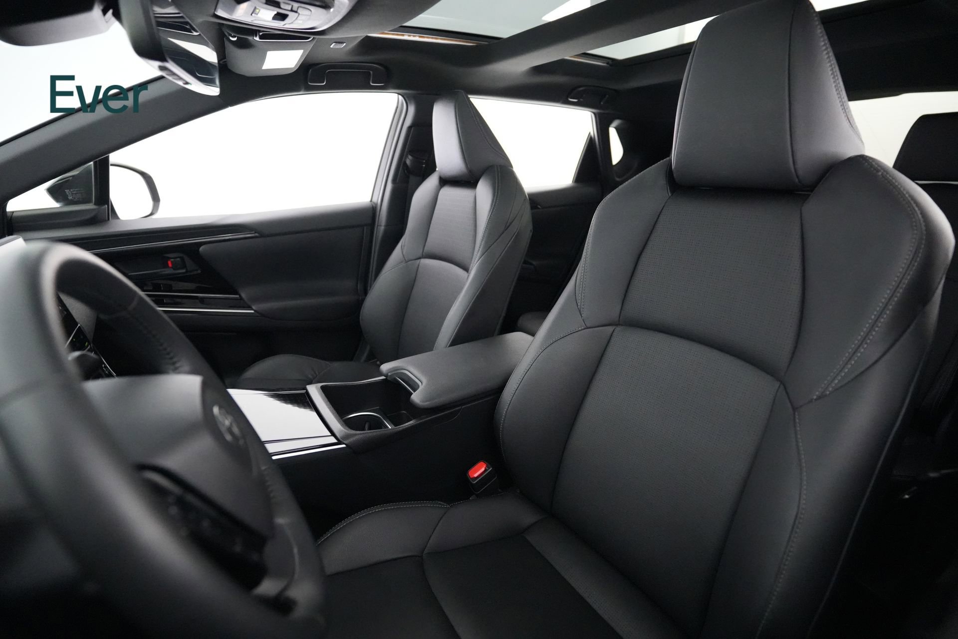 Used 2023 Toyota bZ4X Limited w/ Weather Package image 4