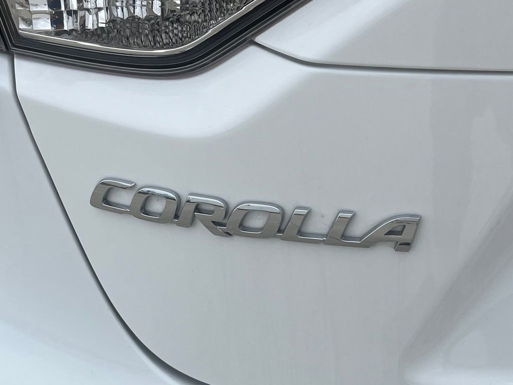 Used 2026 Toyota Corolla LE FWD image 11