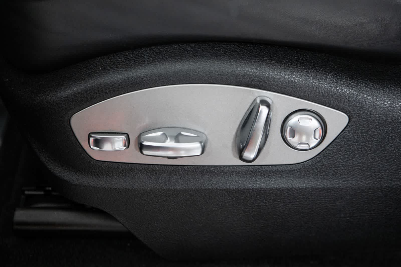 Used 2024 Porsche Macan S AWD/4WD image 23