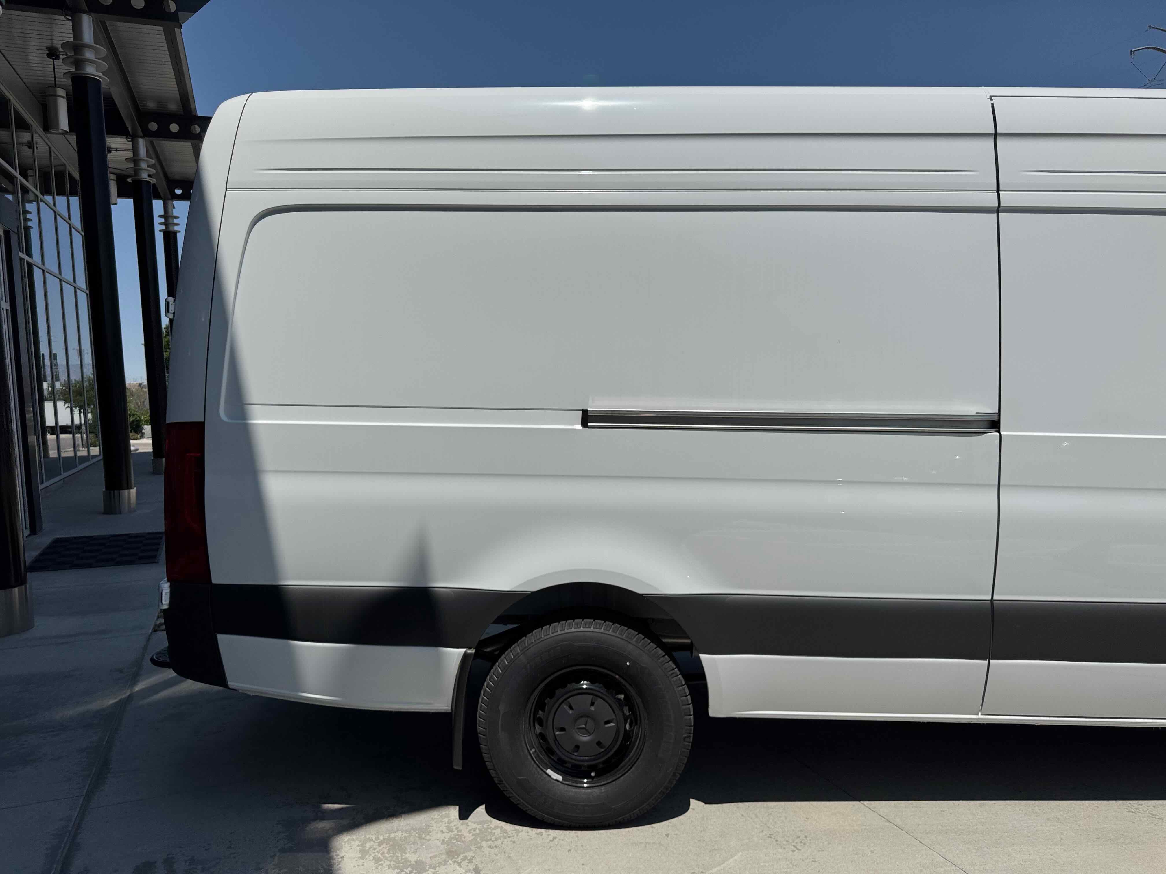 New 2025 Mercedes-Benz Sprinter 2500 image 9