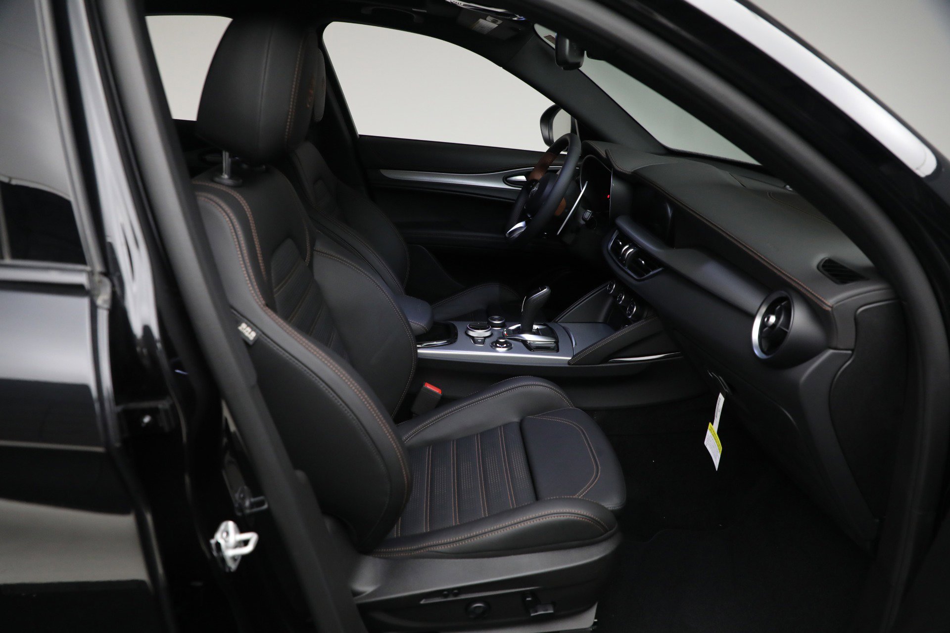 New 2025 Alfa Romeo Stelvio Sprint image 20