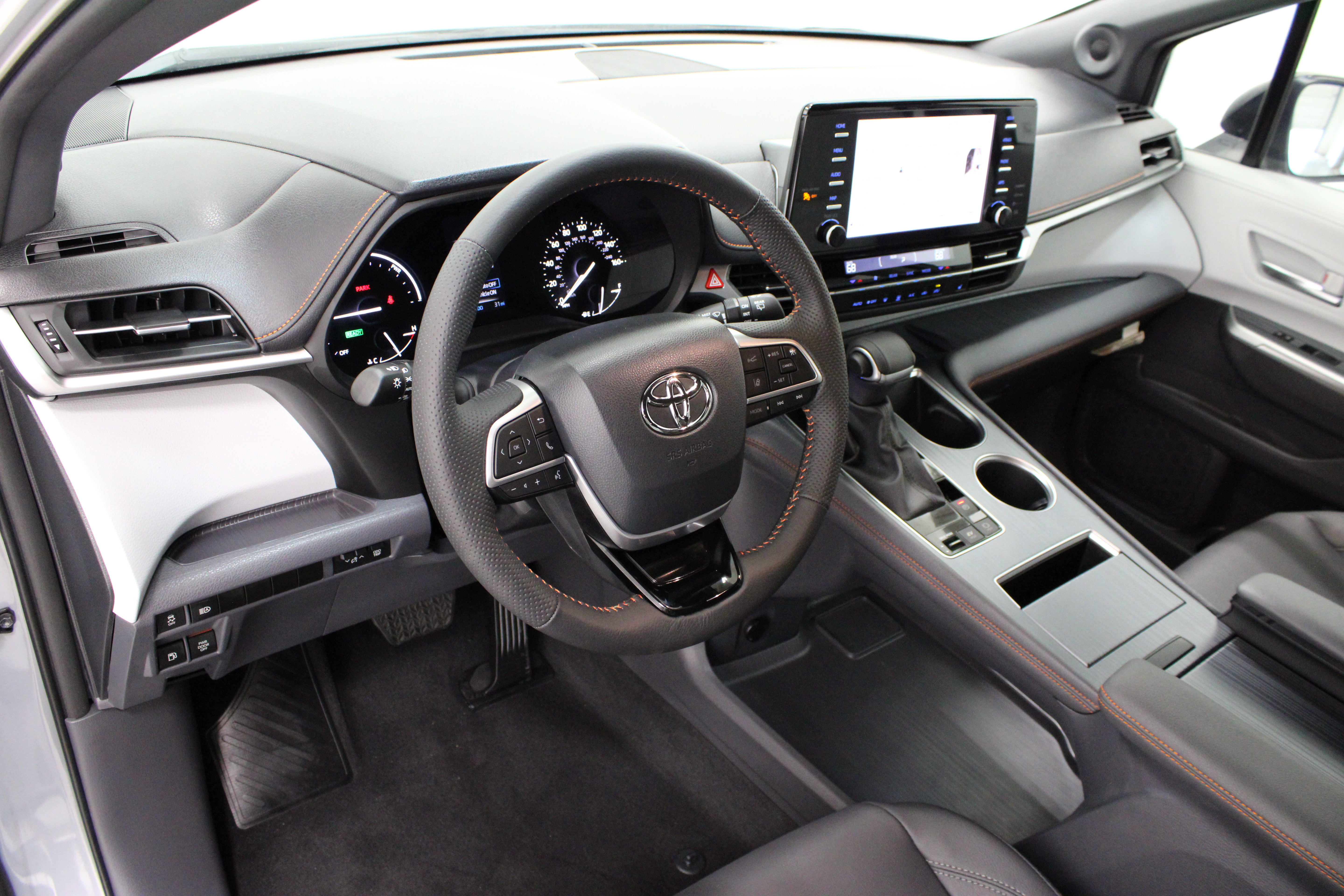 Used 2023 Toyota Sienna XSE w/ XSE Plus Package AWD/4WD image 13