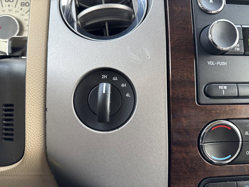 Used 2014 Ford Expedition EL XLT w/ Equipment Group 202A image 25