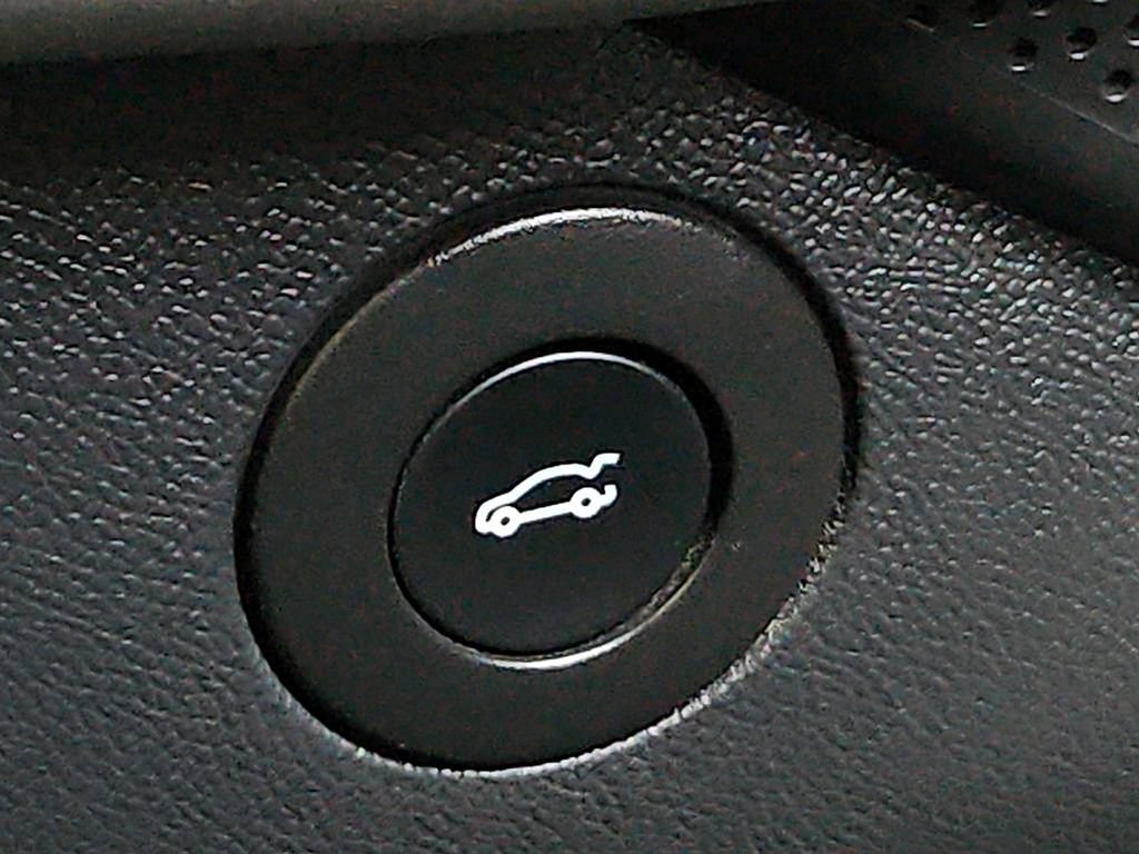 Used 2023 Chevrolet Camaro LT RWD image 27