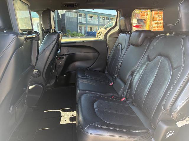 Used 2018 Chrysler Pacifica Touring-L Plus FWD image 6