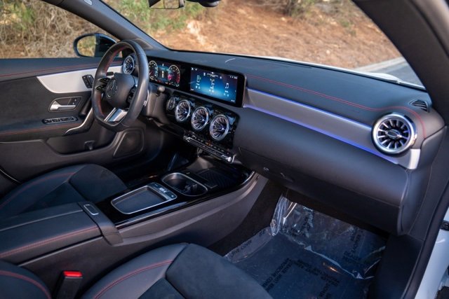 Used 2024 Mercedes-Benz CLA 250 image 21